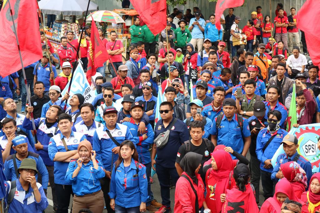 BURUH JABAR TERUS  MELAWAN